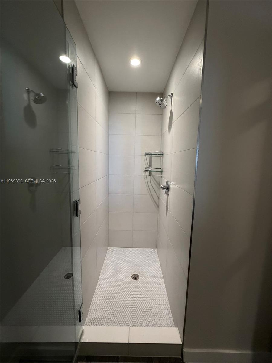 BISCAYNE BEACH CONDO - Residential