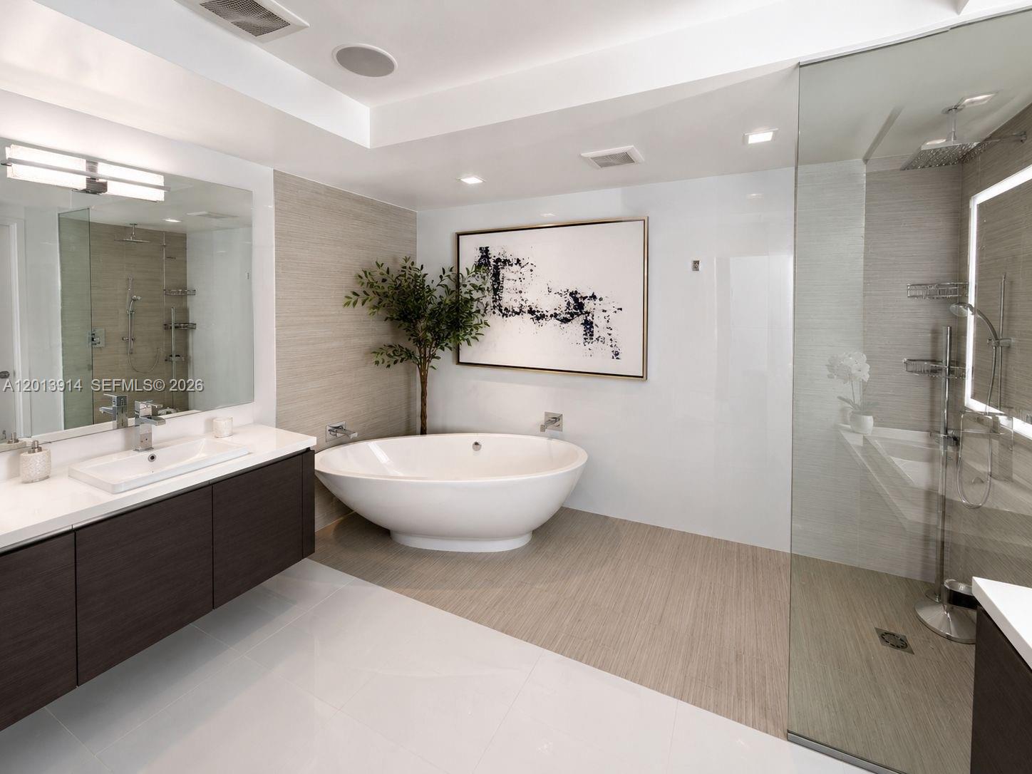 PARQUE TOWERS CONDO - Residential Lease