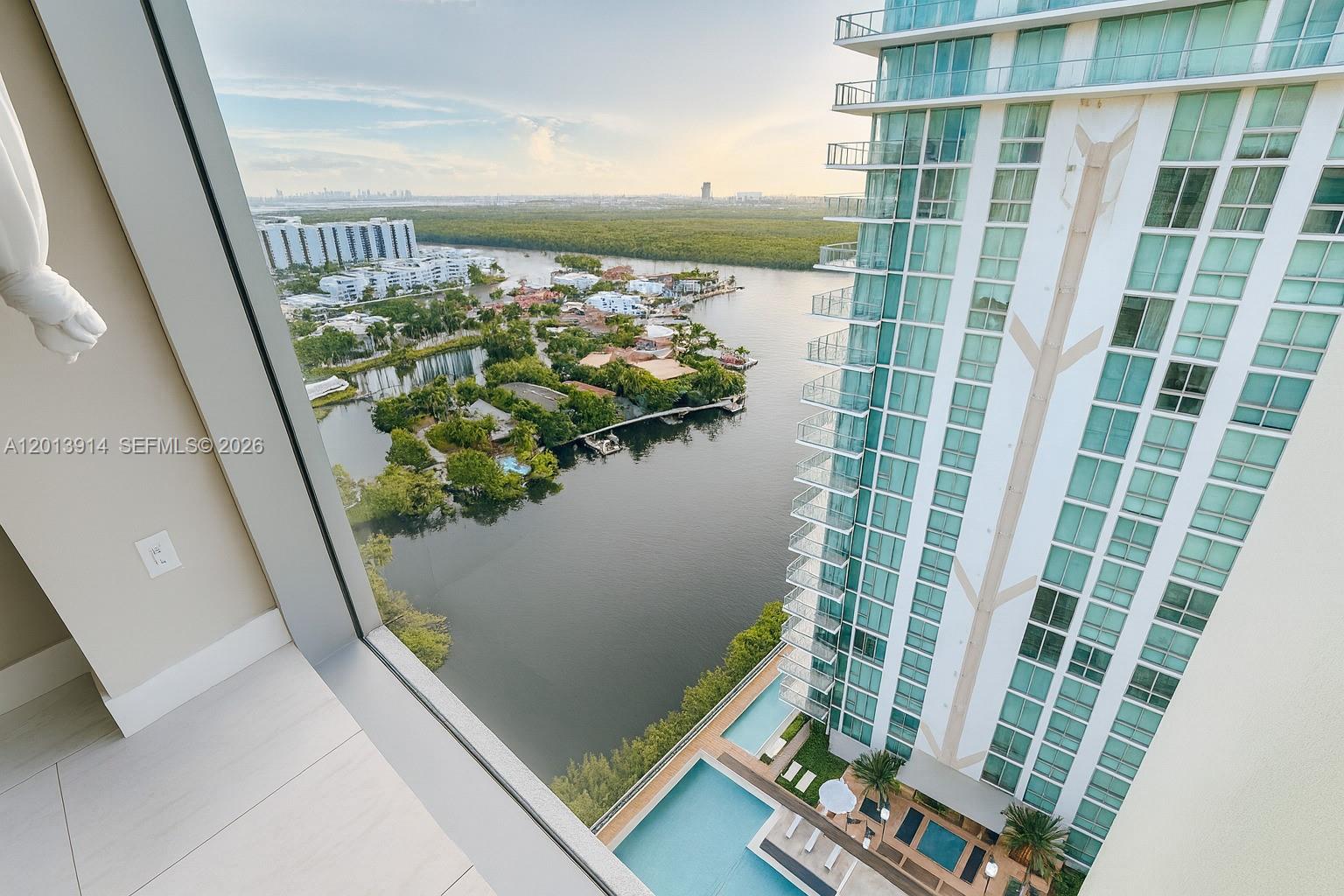 PARQUE TOWERS CONDO - Residential Lease
