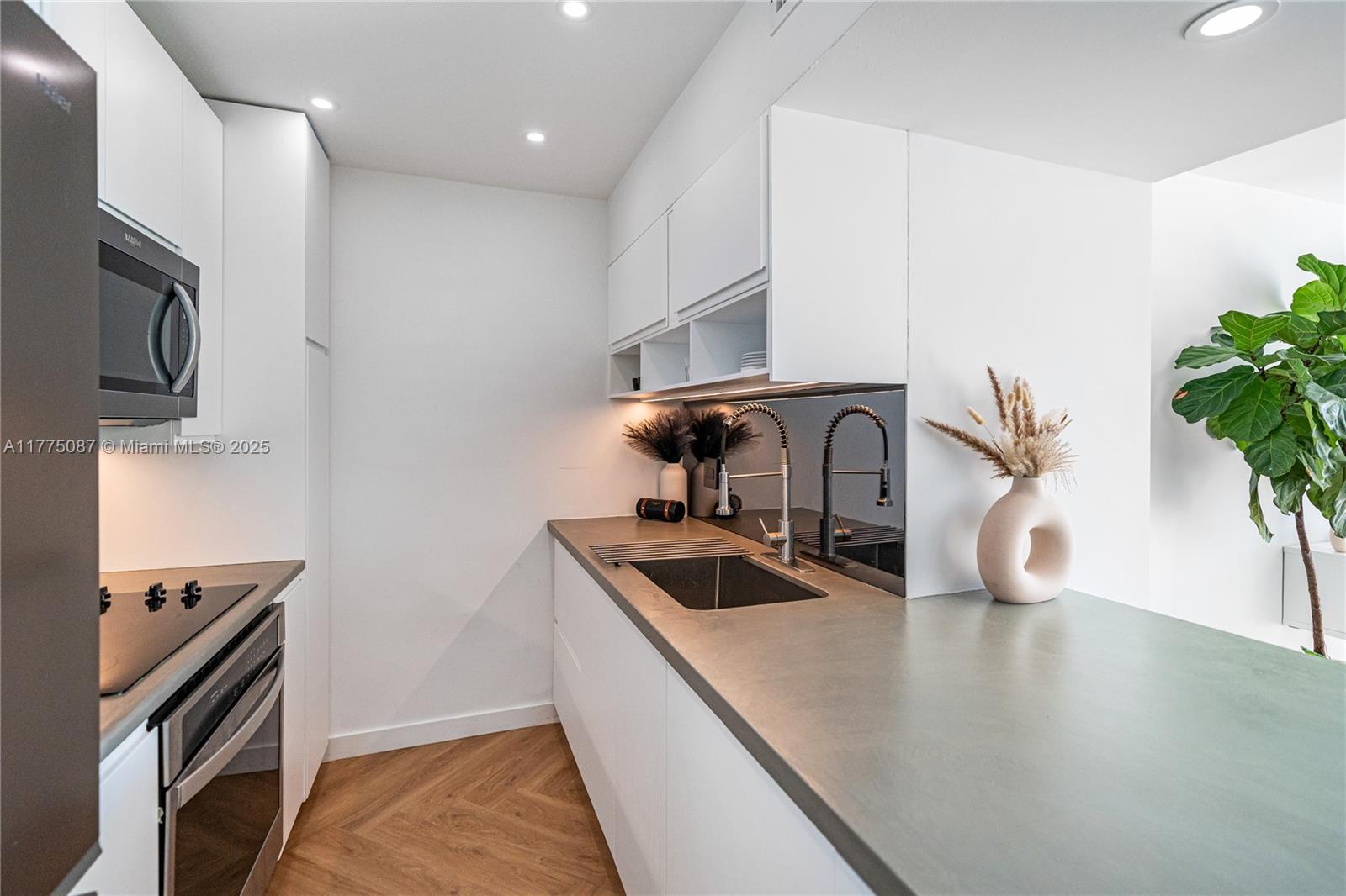 MIRADOR 1000 CONDO - Residential Lease