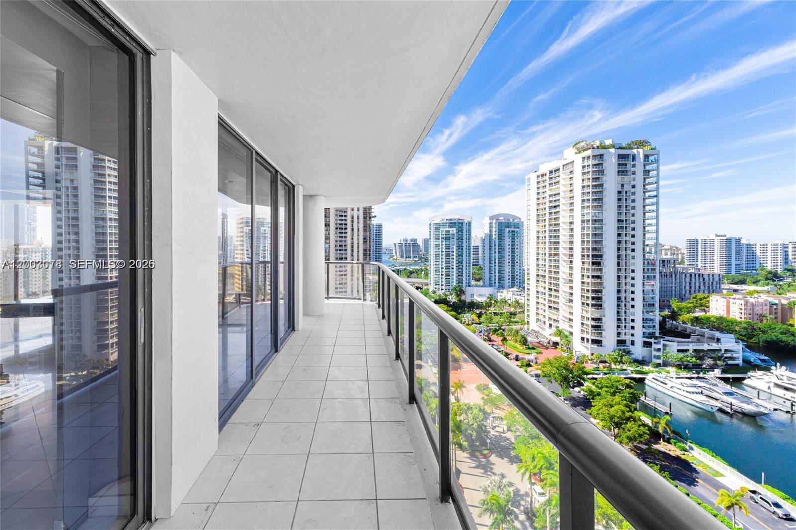 TURNBERRY ISLE SOUTH COND - Residential