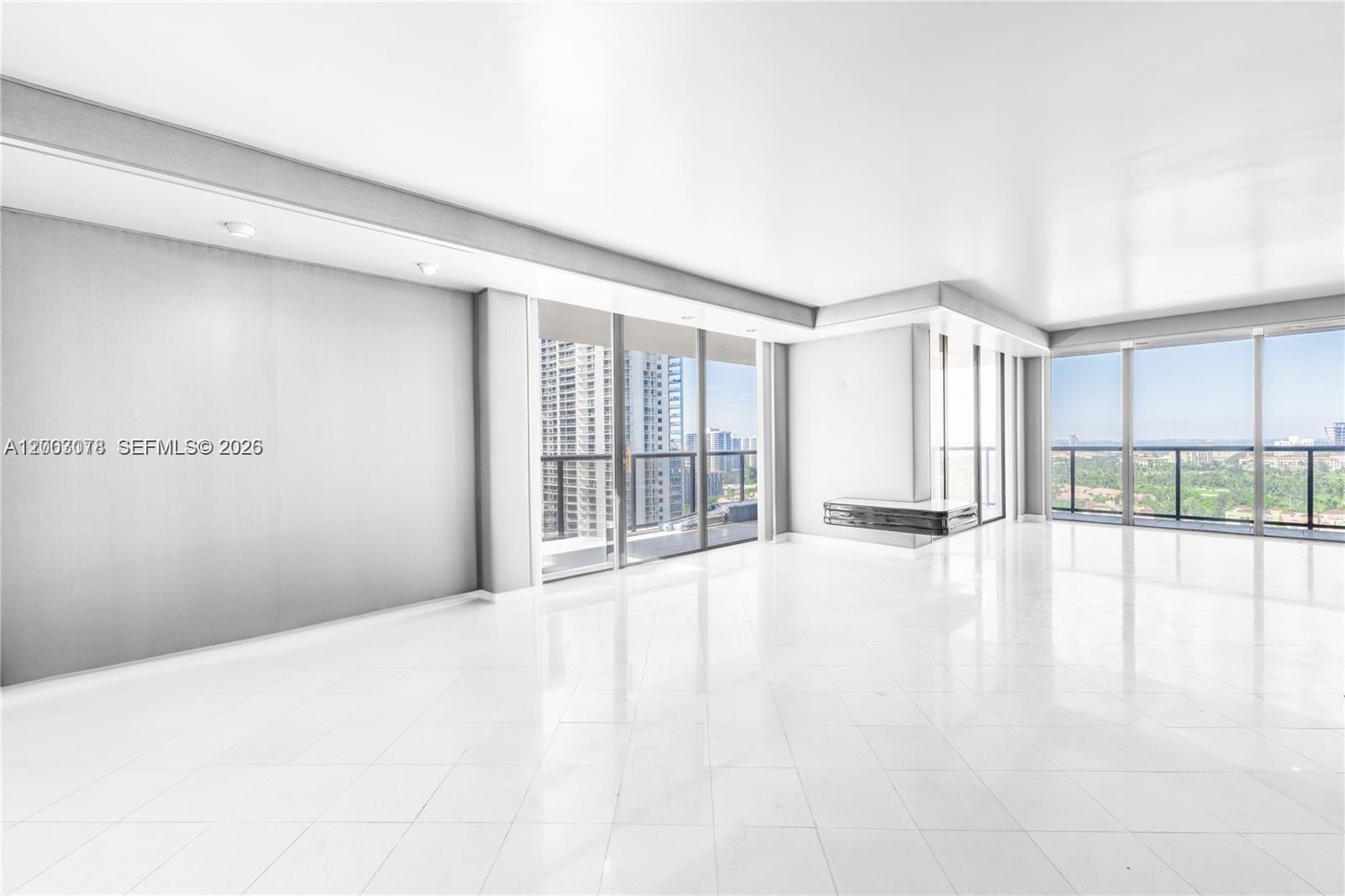 TURNBERRY ISLE SOUTH COND - Residential