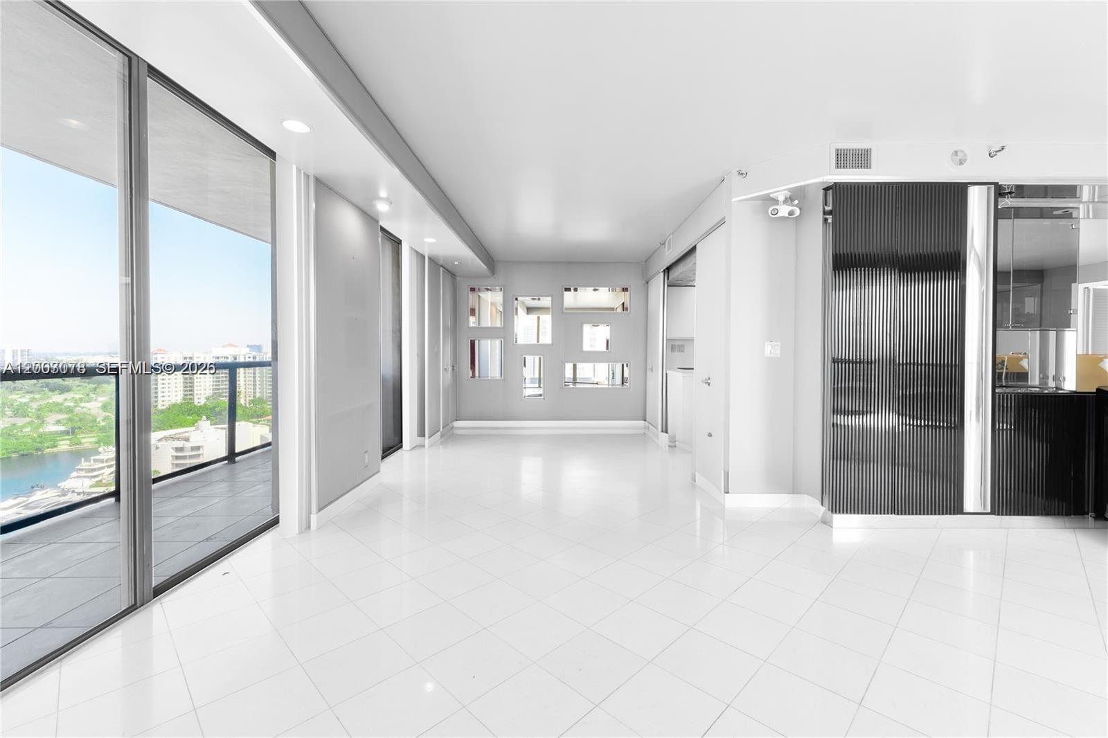 TURNBERRY ISLE SOUTH COND - Residential