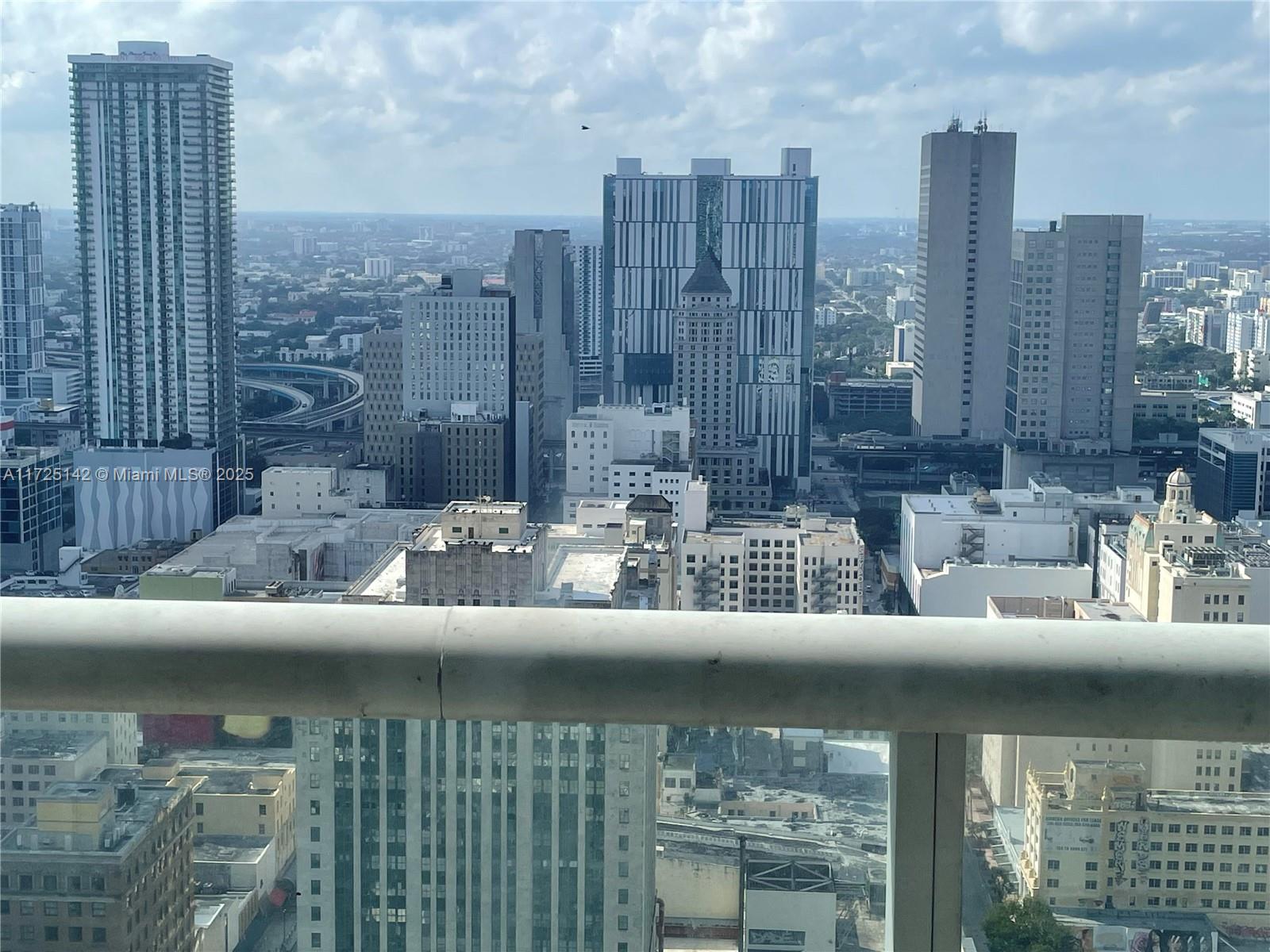50 Biscayne Blvd 4105