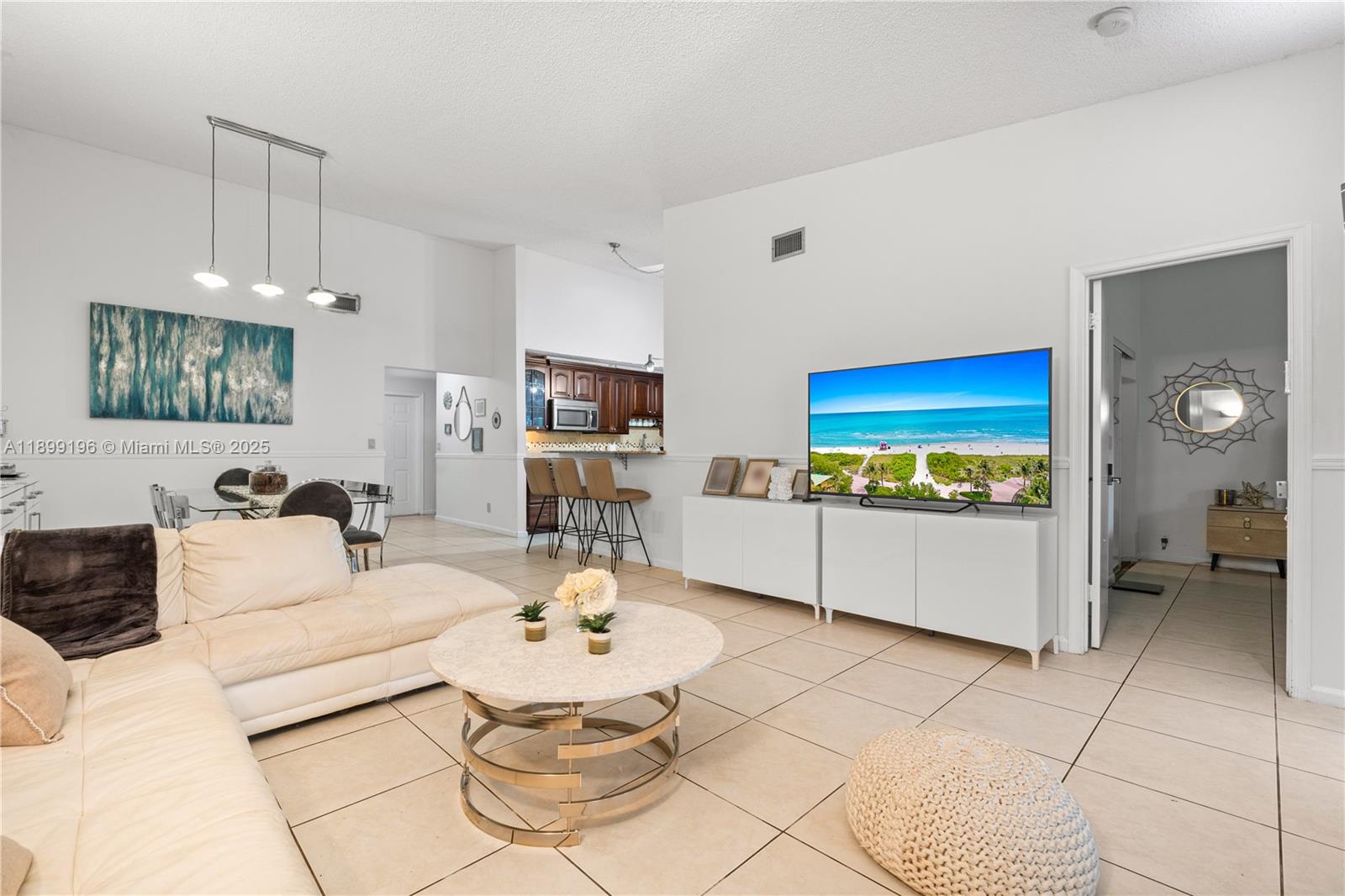 COSTAIN VILLAS HARBOR VIL - Residential