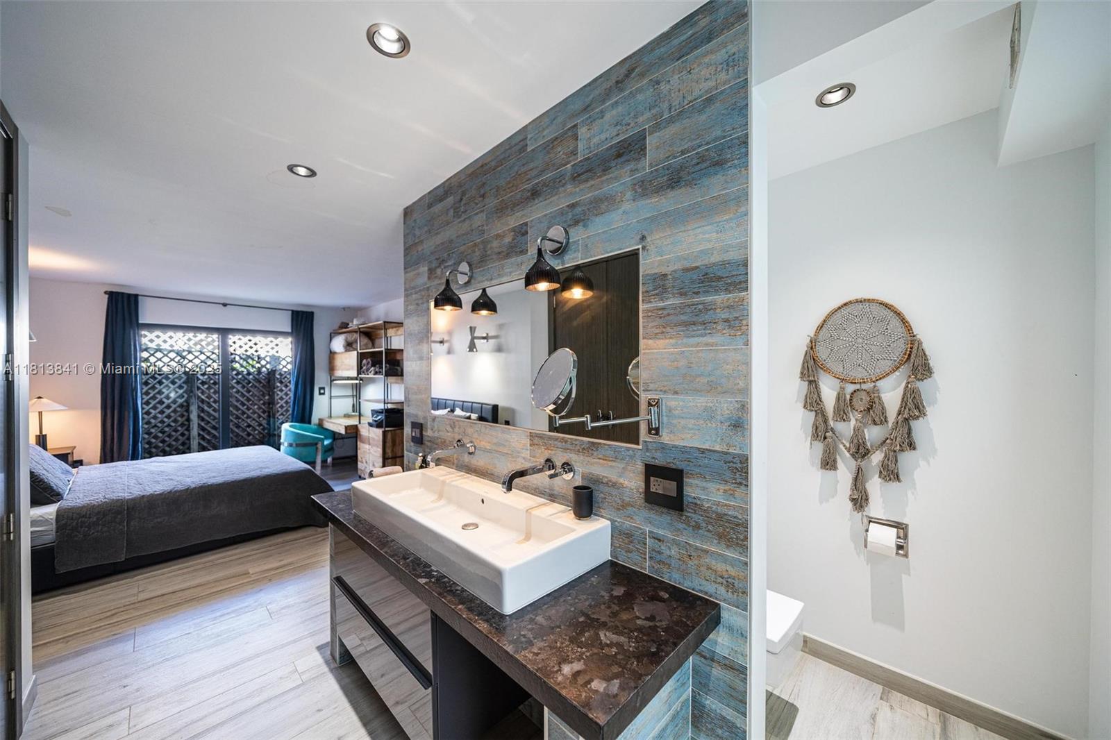 BISCAYNE BEACH-2ND ADDN - Residential