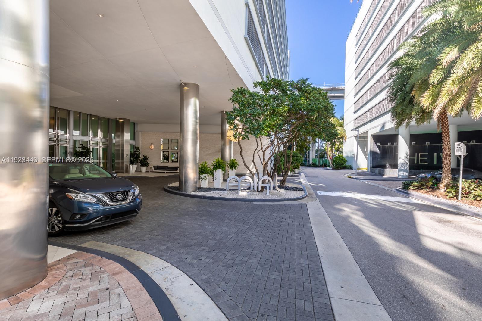 MINT CONDO - Residential