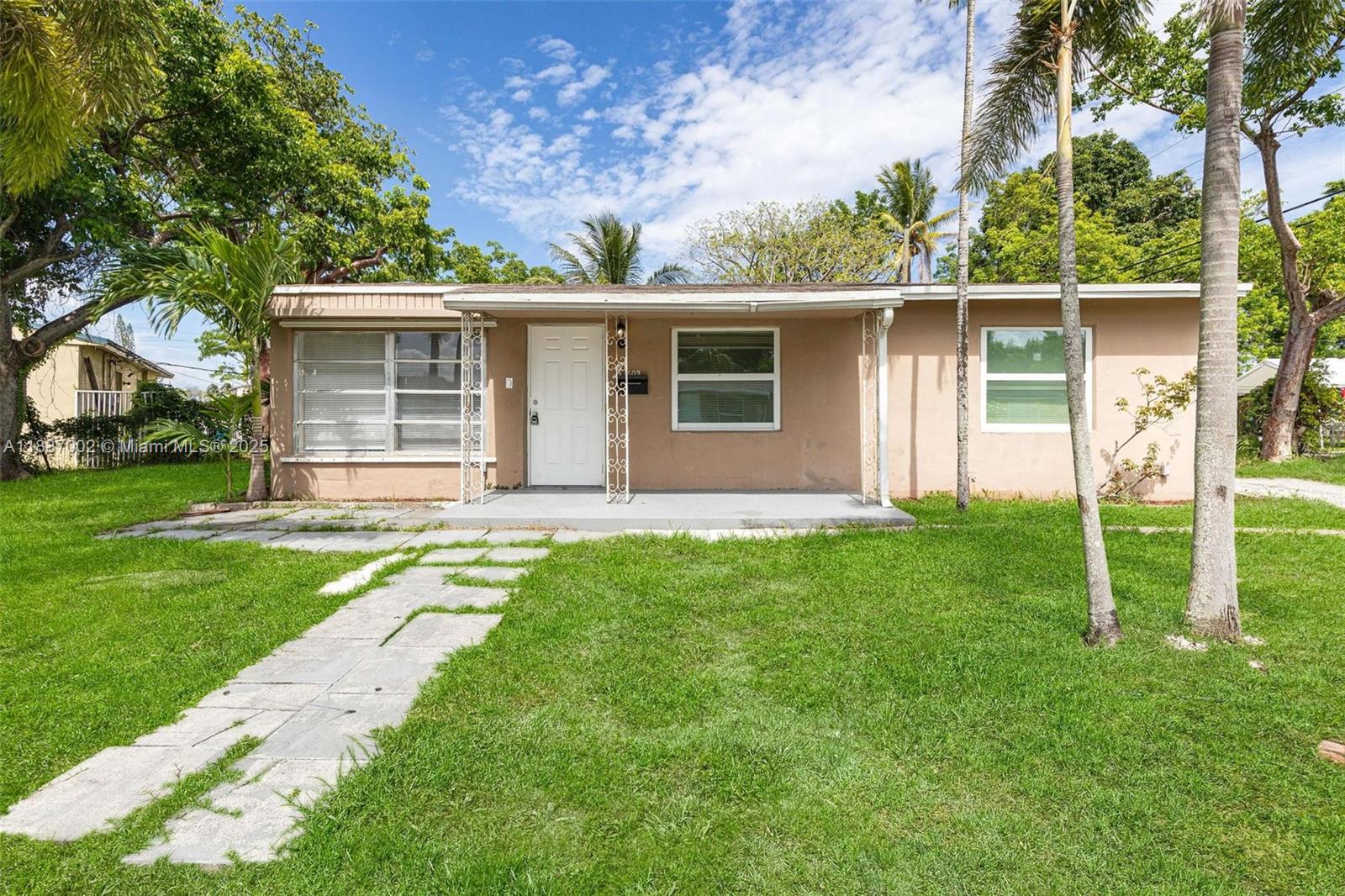 1609 S 23rd Ave, Hollywood, FL, 33020/$451,000 1 1609 S 23rd Ave