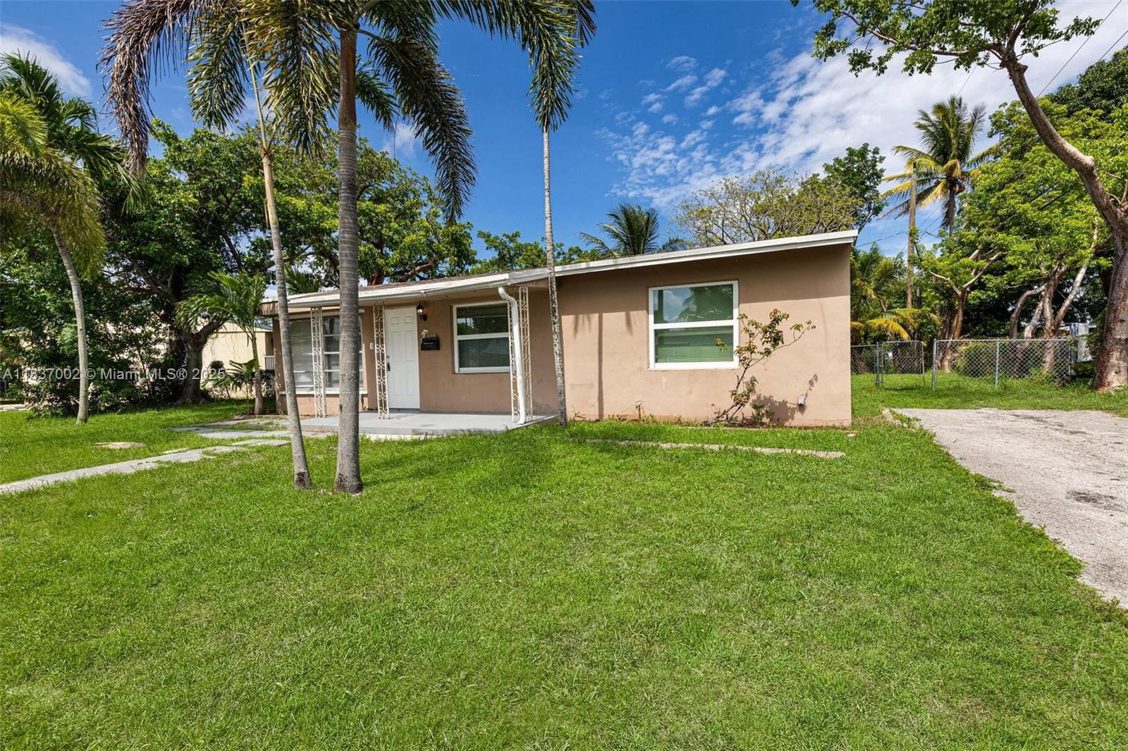 1609 S 23rd Ave, Hollywood, FL, 33020/$451,000 2 1609 S 23rd Ave
