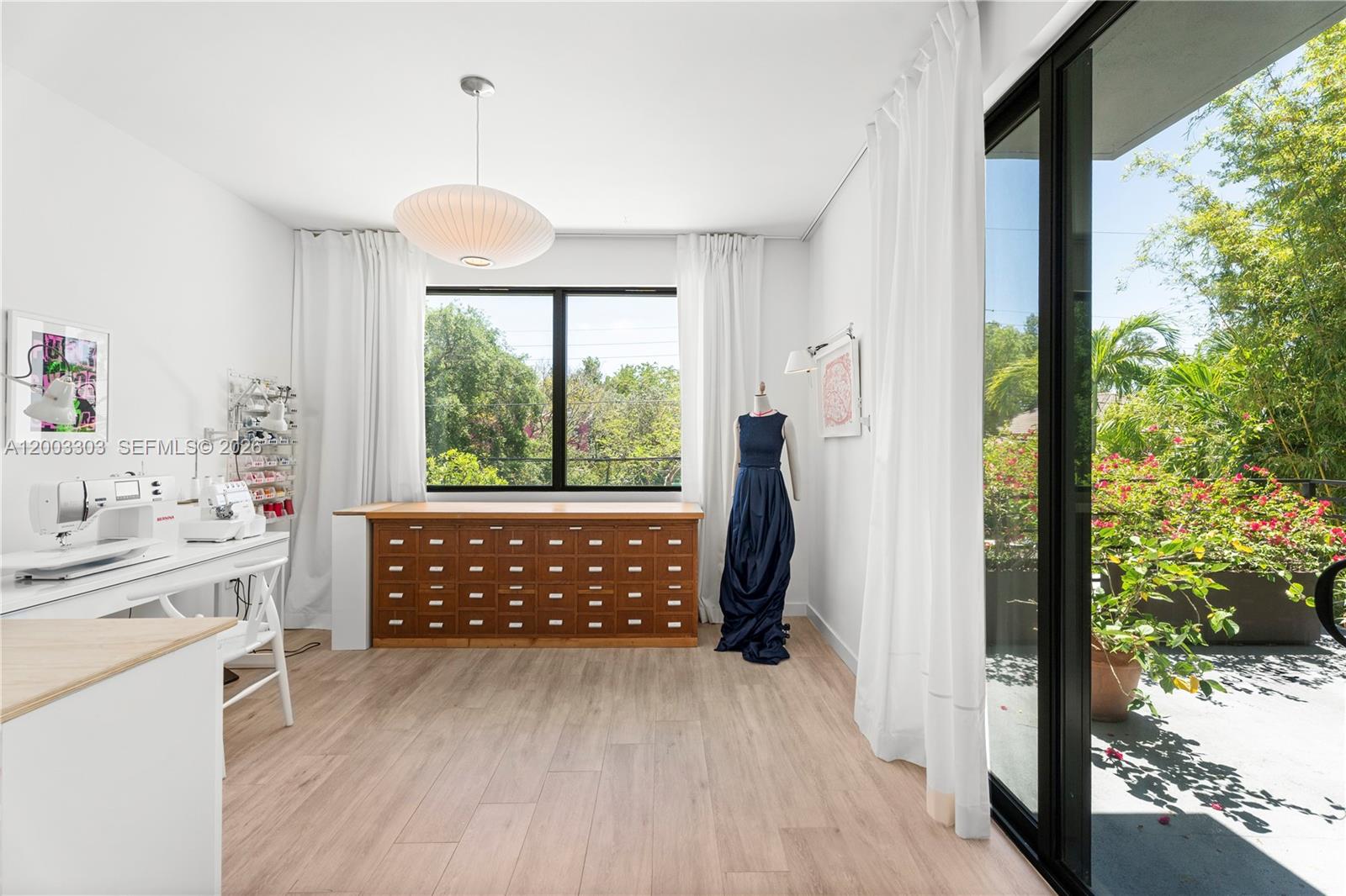 2953-55 SHIPPING AVE COND - Residential