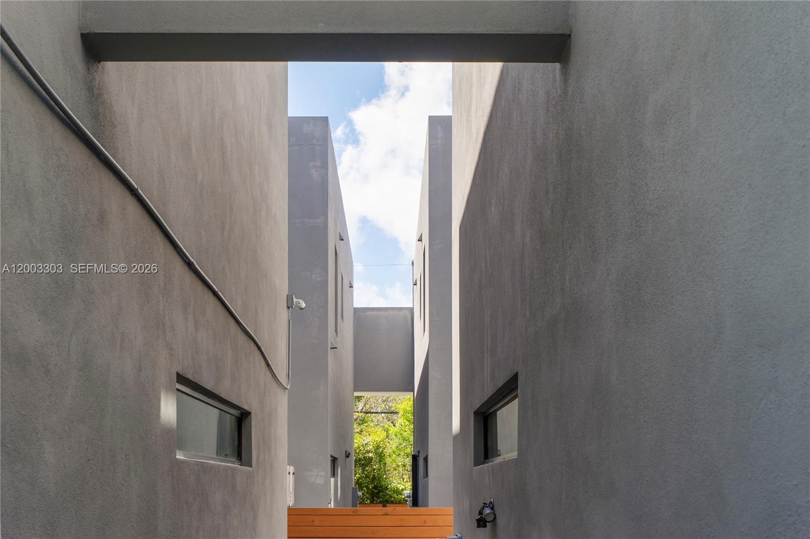 2953-55 SHIPPING AVE COND - Residential