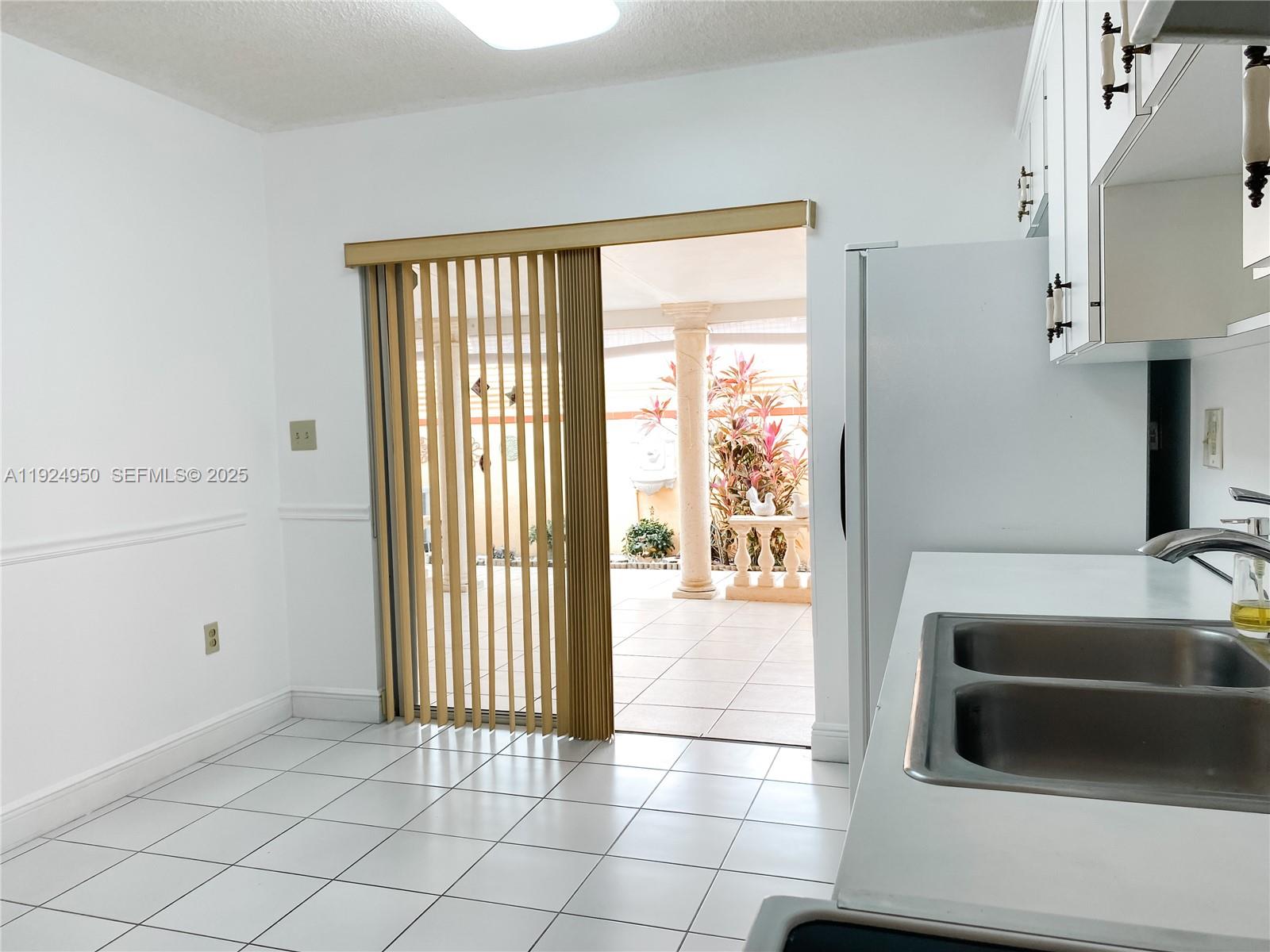 VILLAS OF BIRD GARDENS CO - Residential Lease