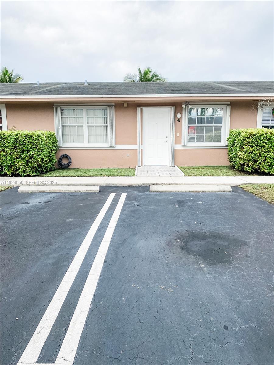 VILLAS OF BIRD GARDENS CO - Residential Lease