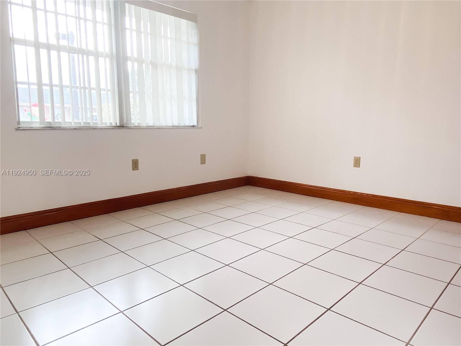 VILLAS OF BIRD GARDENS CO - Residential Lease