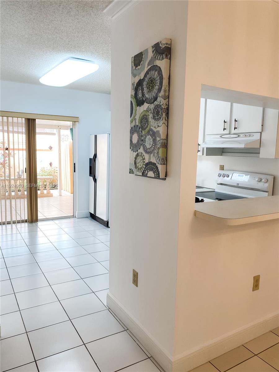 VILLAS OF BIRD GARDENS CO - Residential Lease