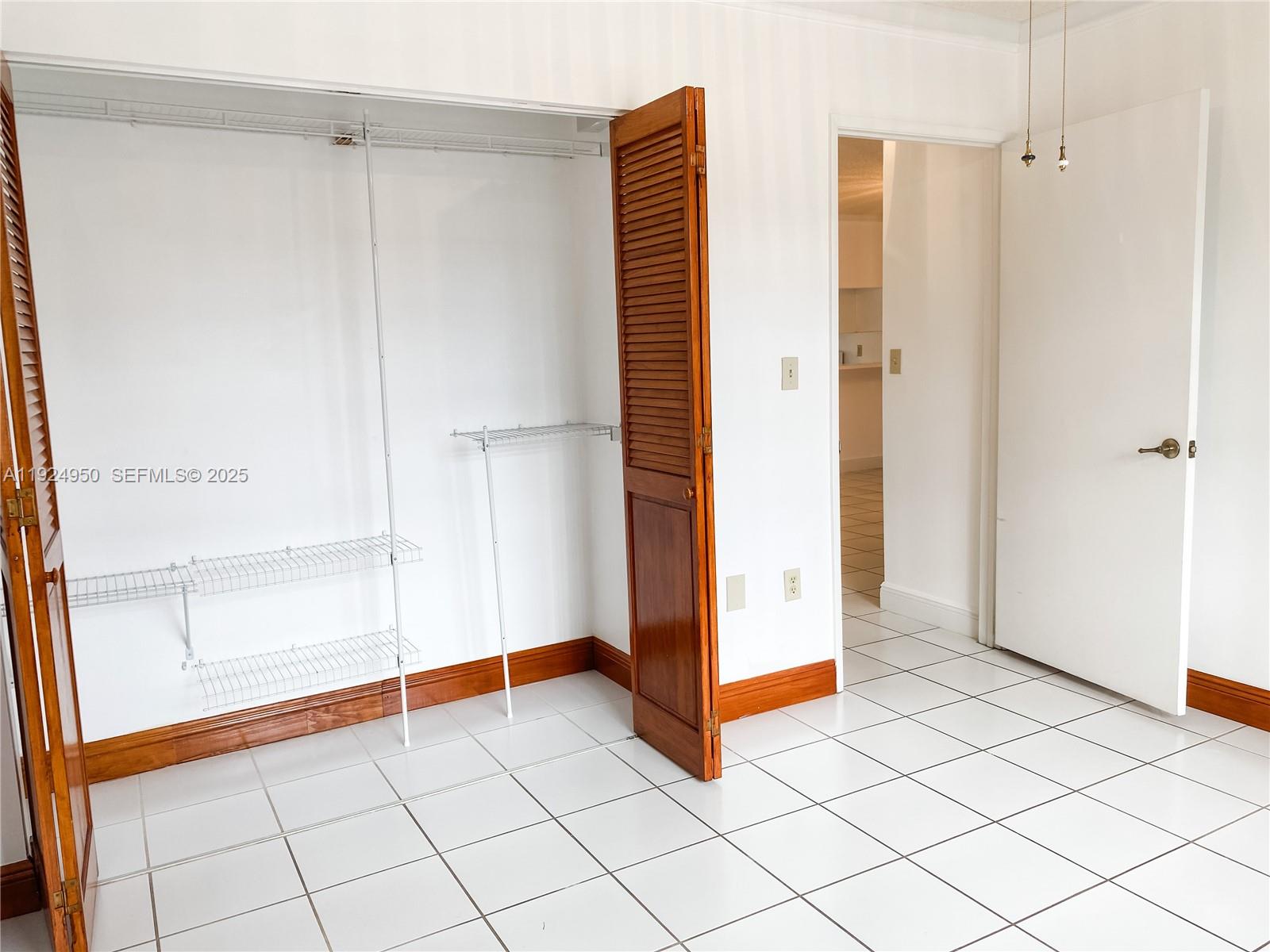 VILLAS OF BIRD GARDENS CO - Residential Lease