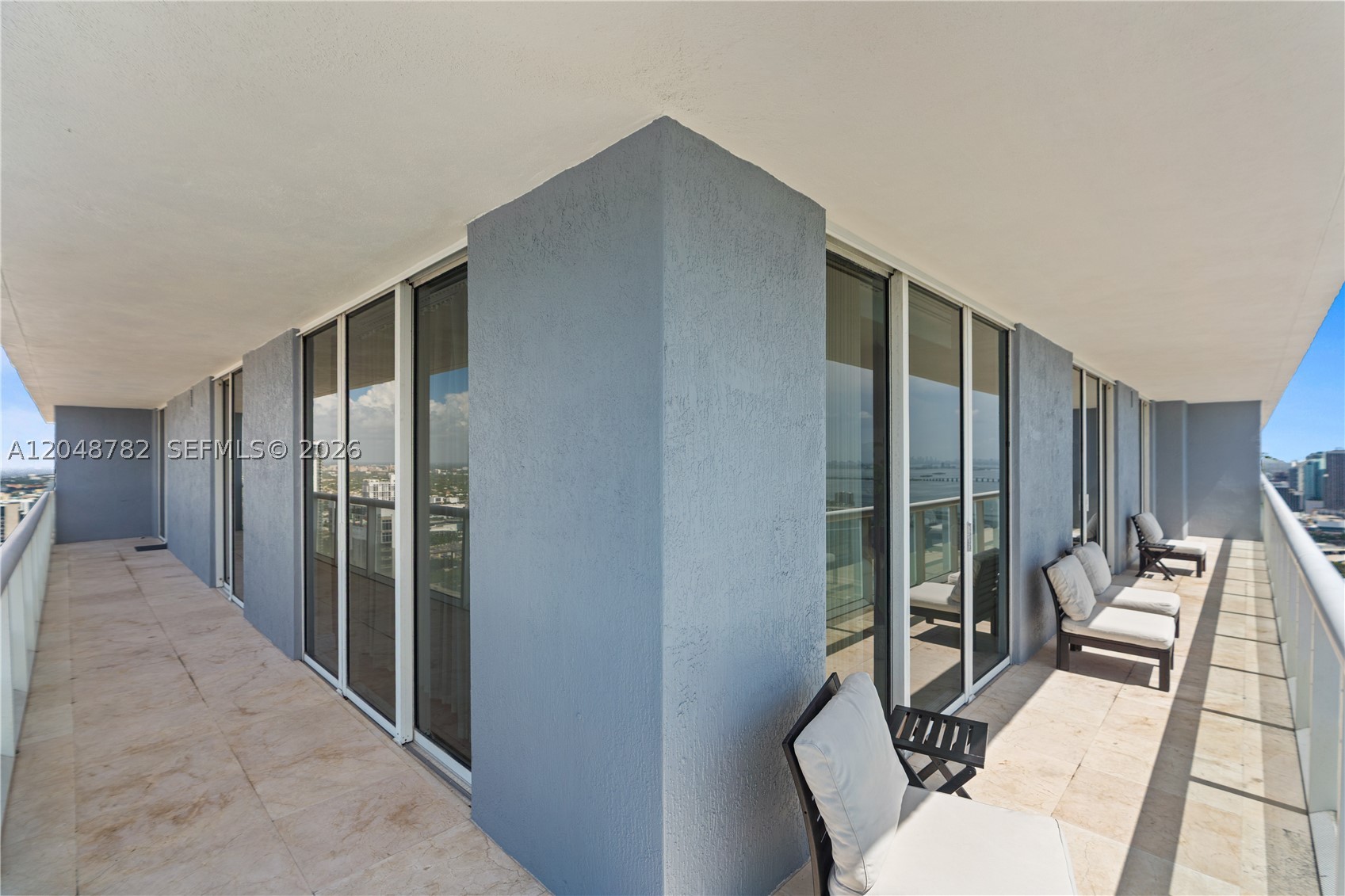 50 Biscayne Blvd 5210