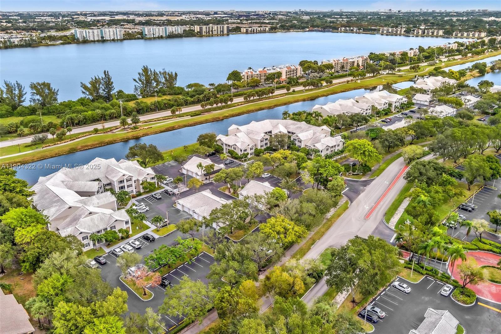 LAKEVIEW CLUB CONDO - Residential Lease