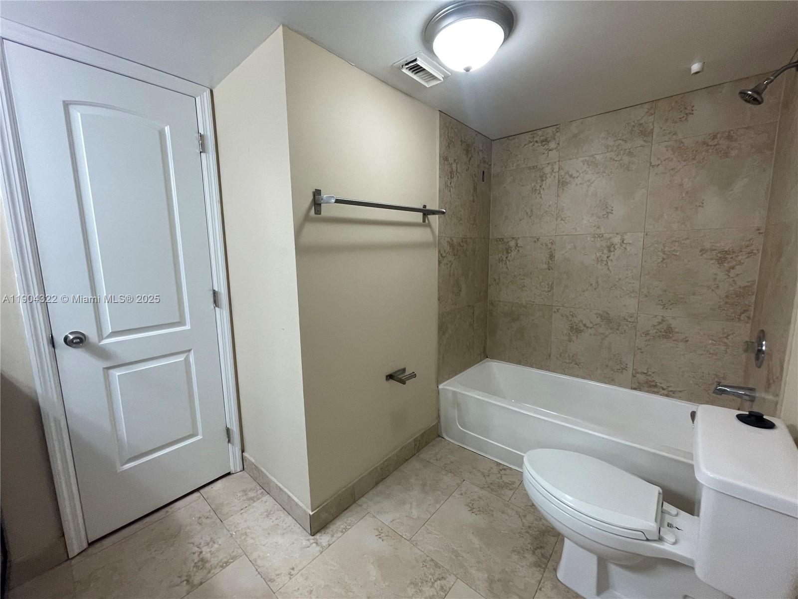 LAKEVIEW CLUB CONDO - Residential Lease