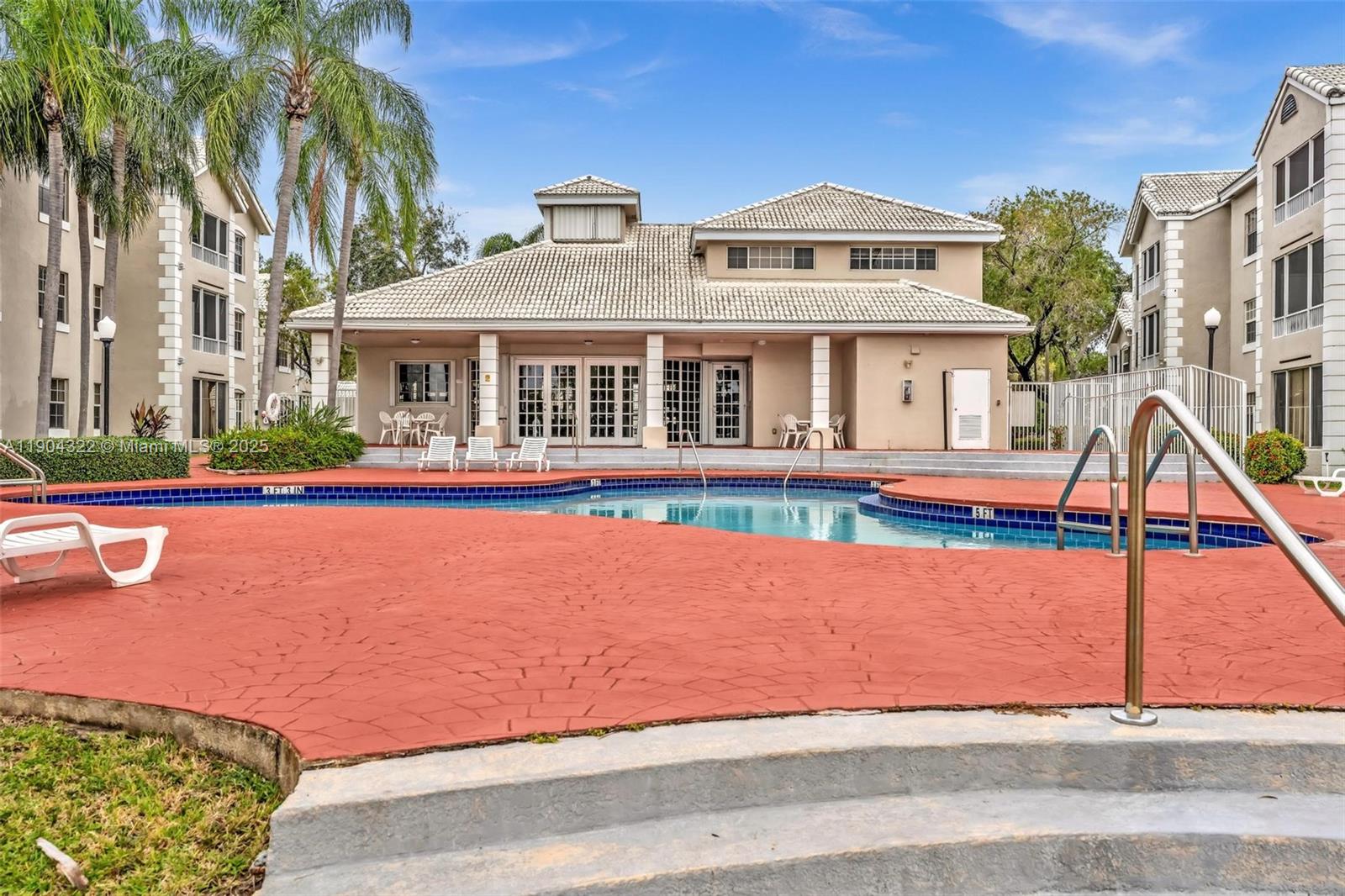 LAKEVIEW CLUB CONDO - Residential Lease