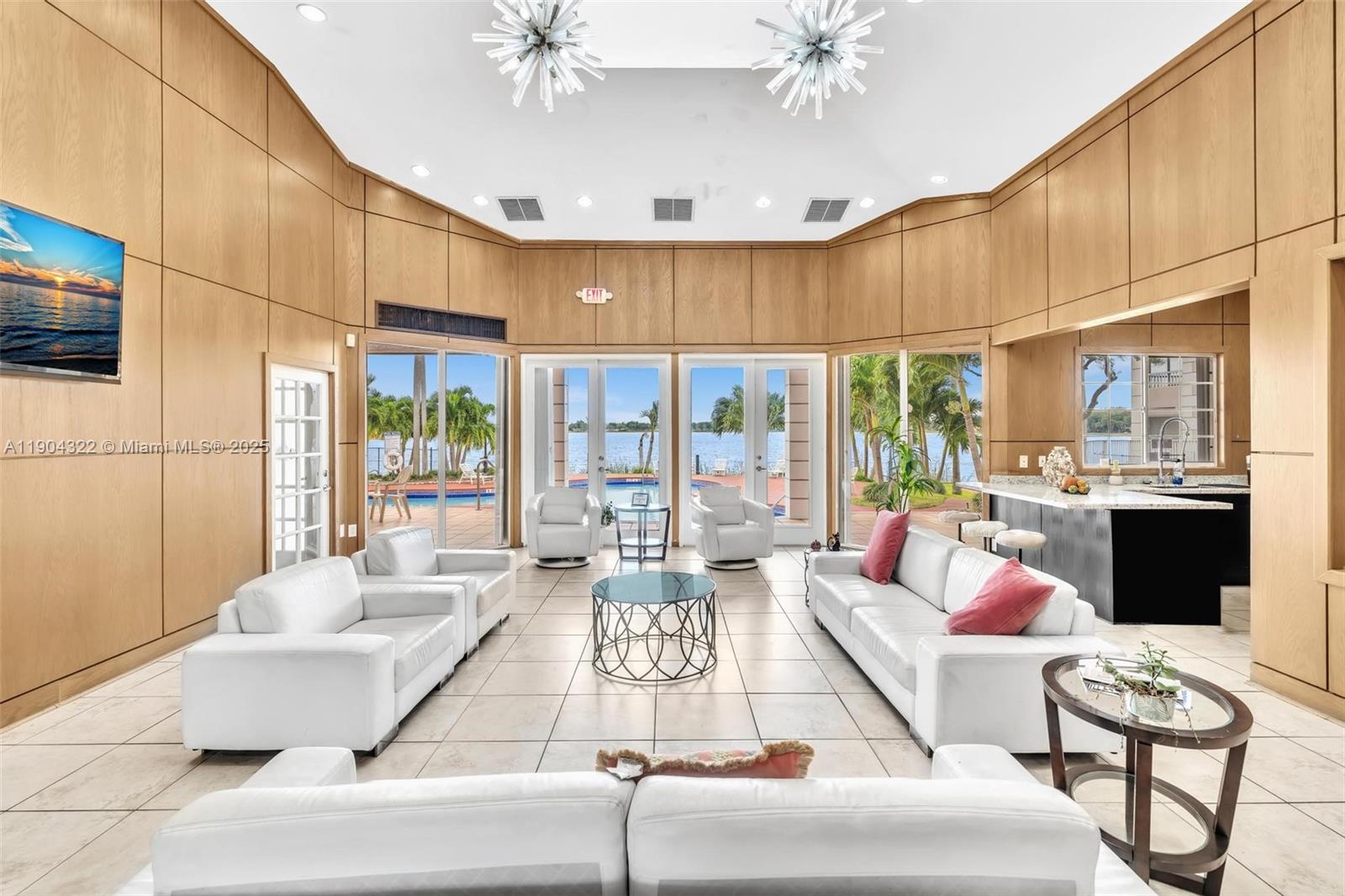 LAKEVIEW CLUB CONDO - Residential Lease