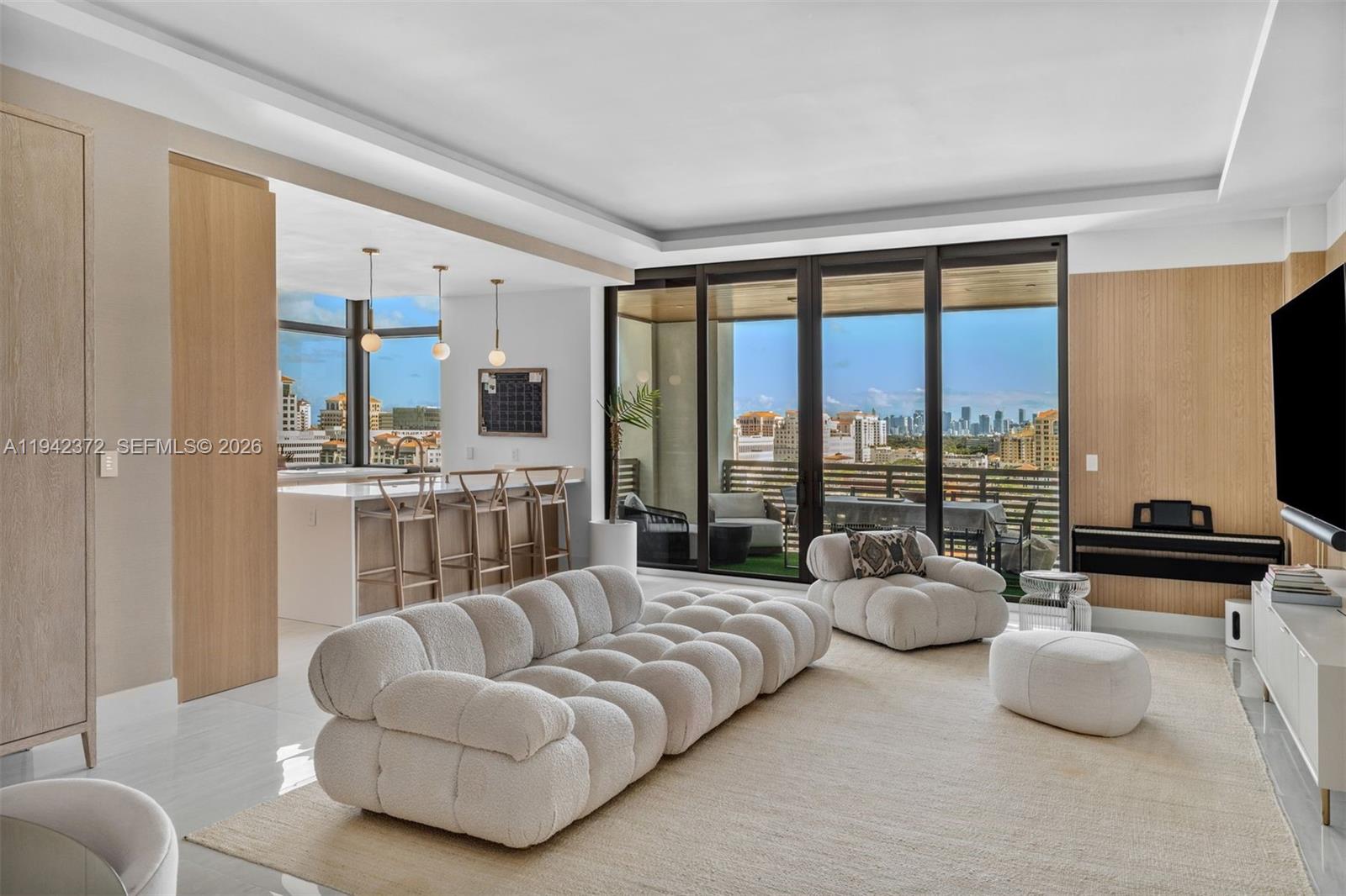 515 Valencia Ave 1103