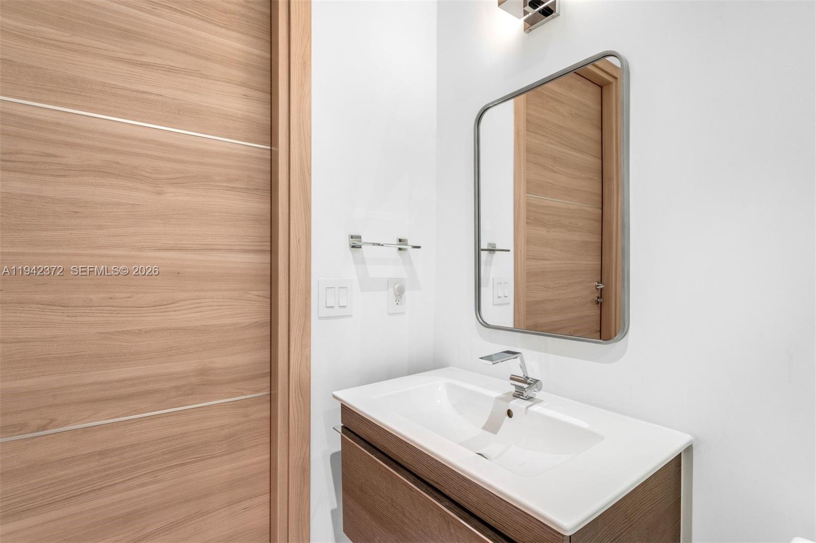 CORAL GABLES BILTMORE SEC - Residential