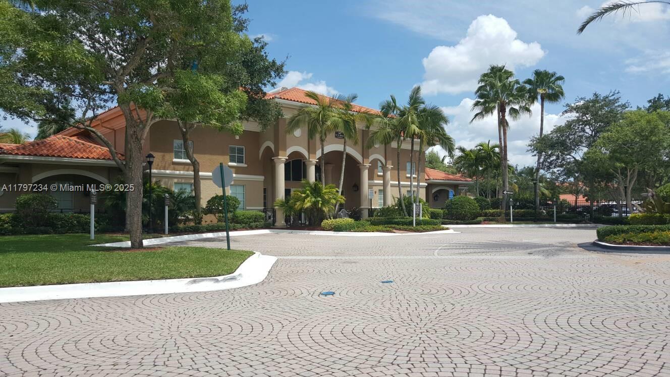 MARQUESA CONDO - Residential