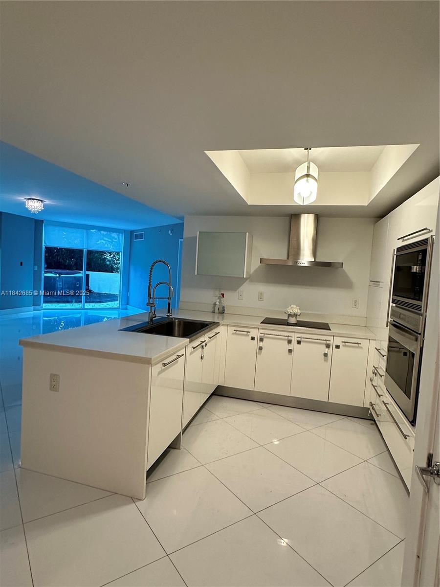 ST TROPEZ ON THE BAY II C - Residential