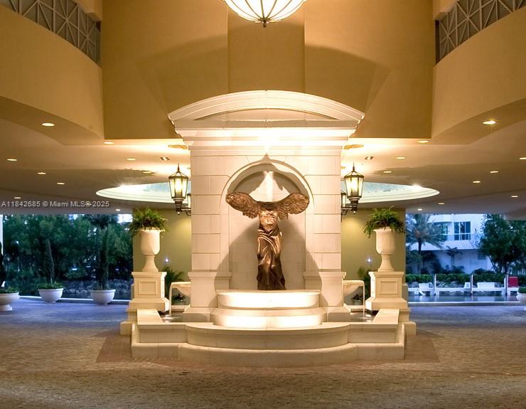 ST TROPEZ ON THE BAY II C - Residential