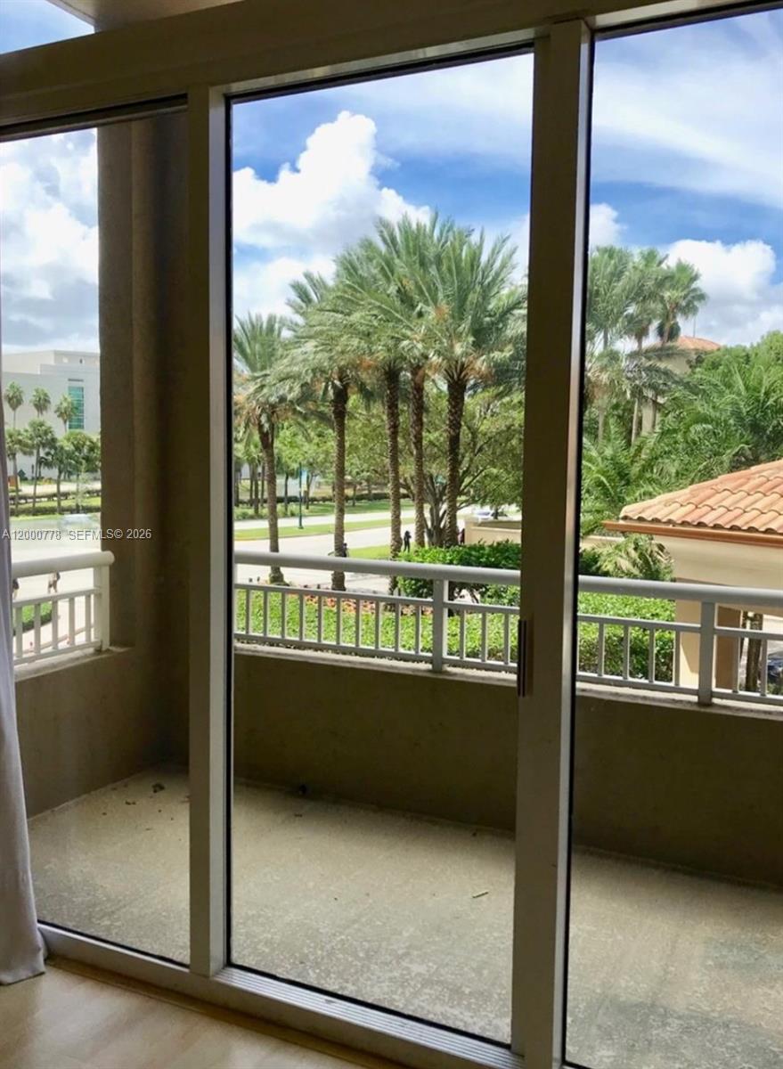 TURNBERRY ON THE GREEN CO - Residential Lease