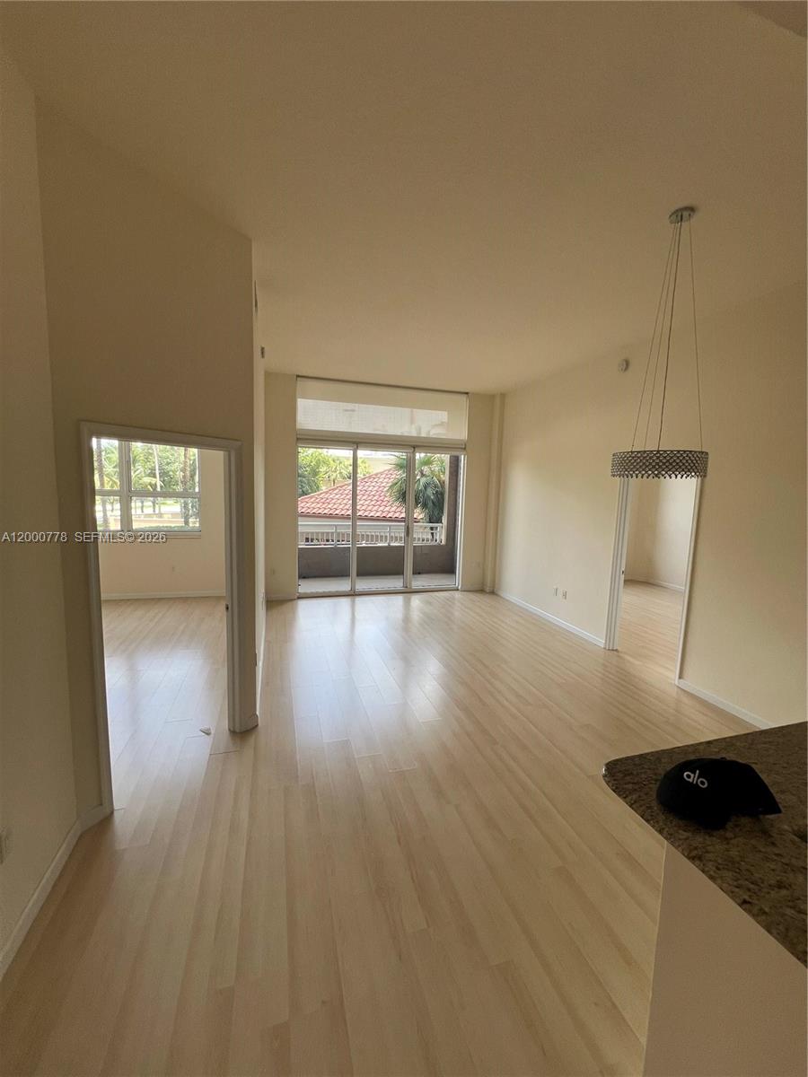 TURNBERRY ON THE GREEN CO - Residential Lease