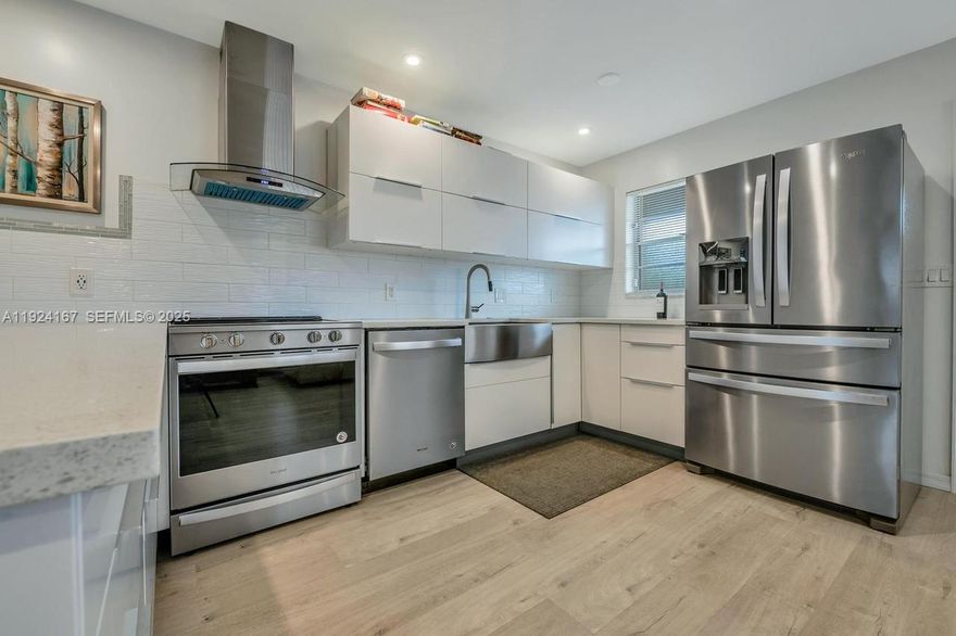 A Gorgeous 2 Bedroom, 2 Bath unit in a well-maintained building. New Modern Clean Design. Beautiful Kitchen with loads of storage space. Luxury Living Just Minutes from downtown and beach. Full Size WASHER & DRYER IN THE UNIT! Don't miss your chance to rent this beautiful condo. *700+ Credit* Currently Pending touchups and cleaning out.