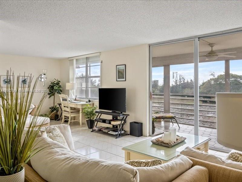 BOCA TEECA CONDO 8 - Residential Lease