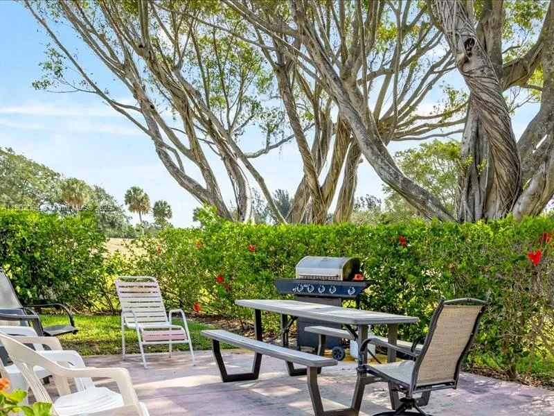 Boca Raton, Florida 33487, United States, 2 Bedrooms Bedrooms, ,2 BathroomsBathrooms,Residential,Active,233635