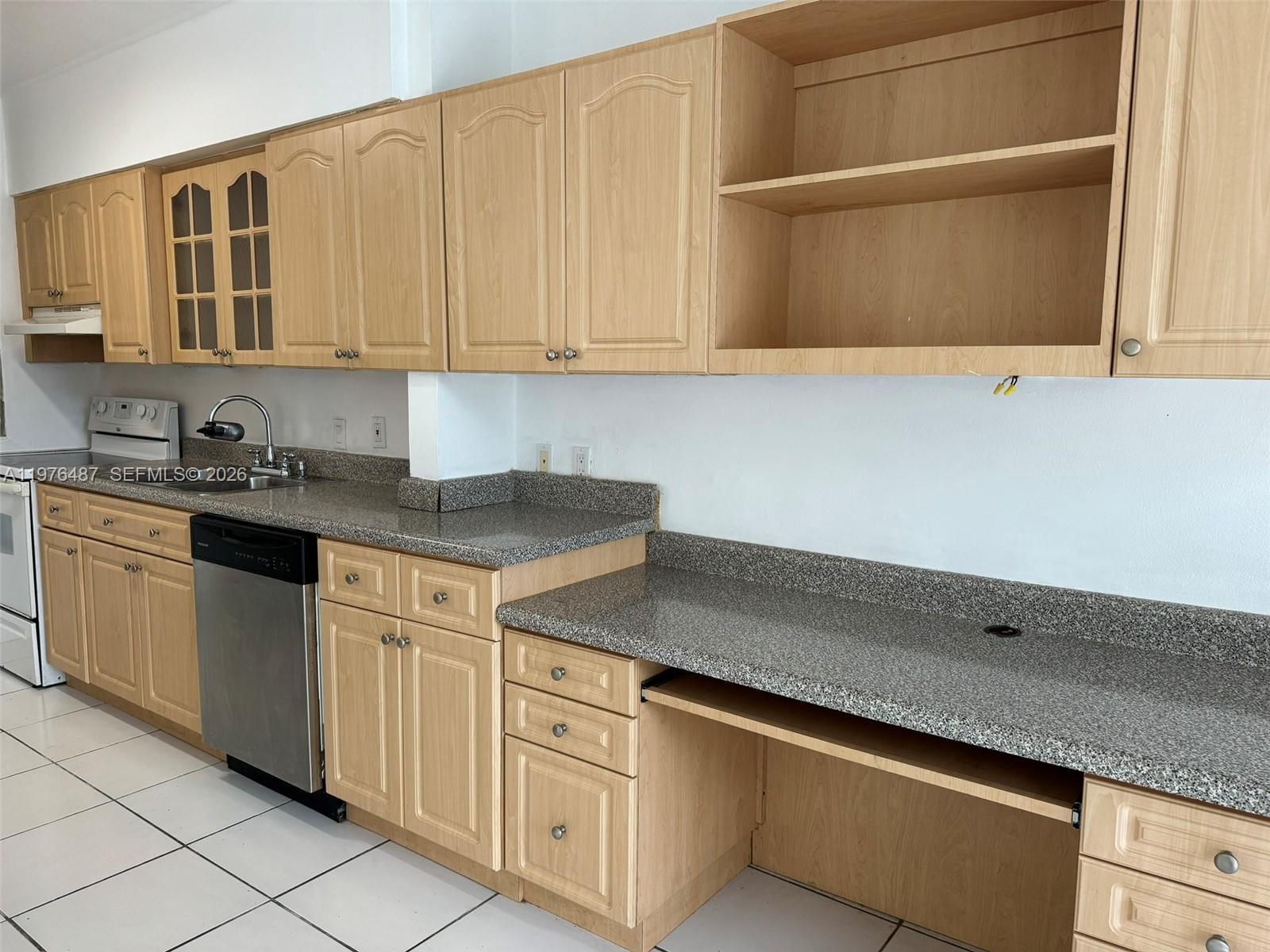 10210 LANAI CONDO - Residential Lease