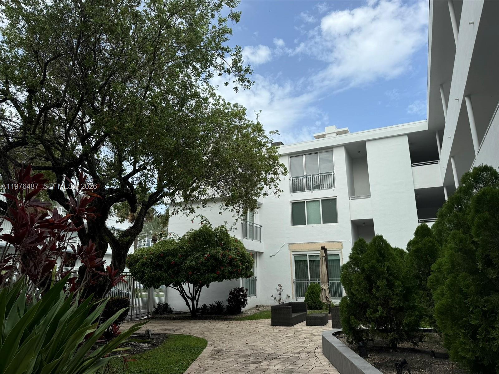 10210 LANAI CONDO - Residential Lease