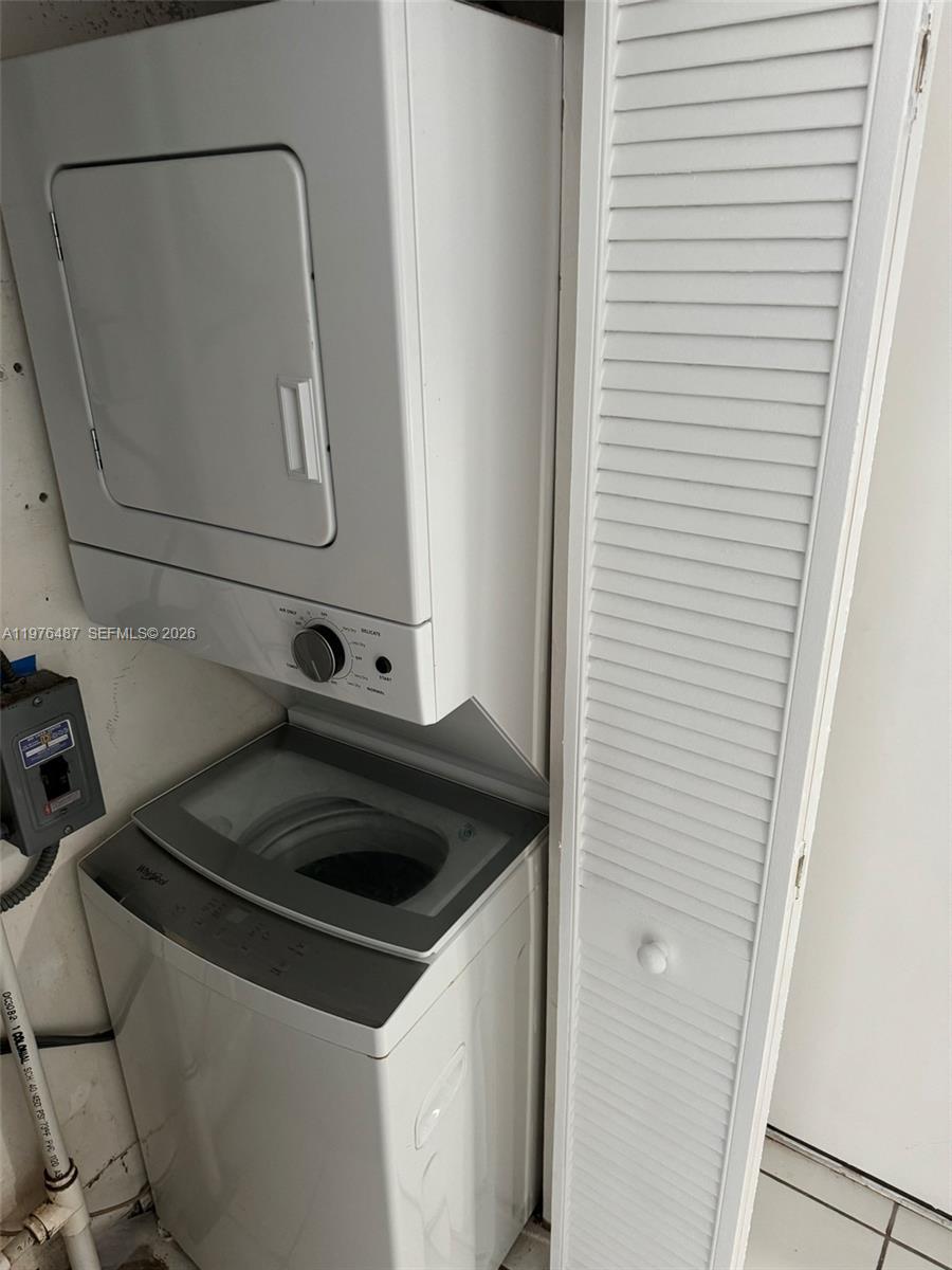 10210 LANAI CONDO - Residential Lease