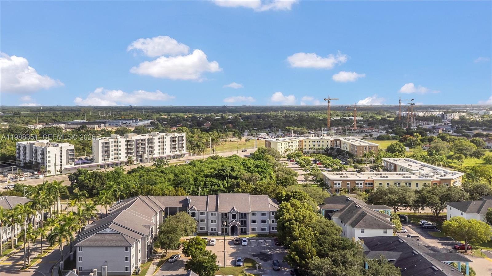 VISTA TRACE 1 CONDO - Residential