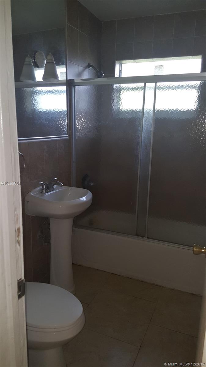 PYTHIAS PARK - Residential Lease