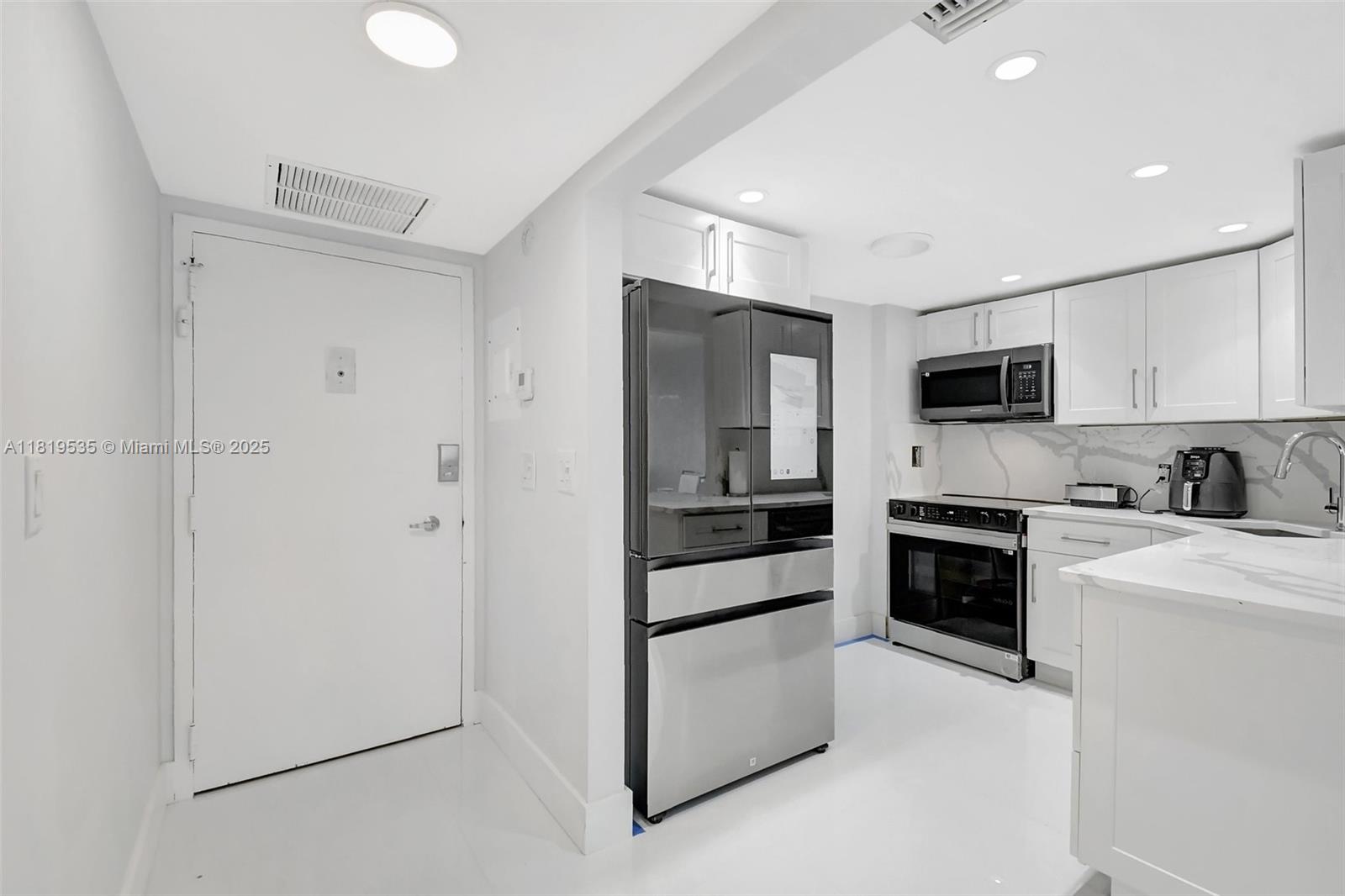 3015 N Ocean Blvd 4K