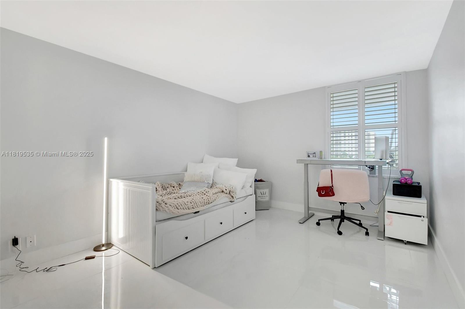 BERKLEY SOUTH CONDO - Residential