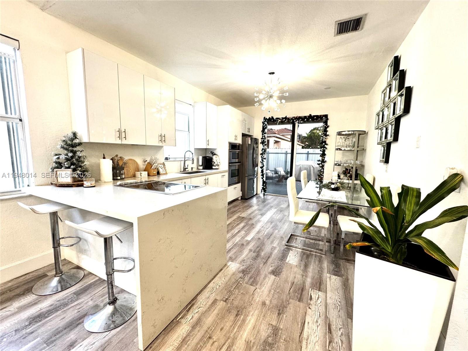 PORTOFINO BAY - Residential