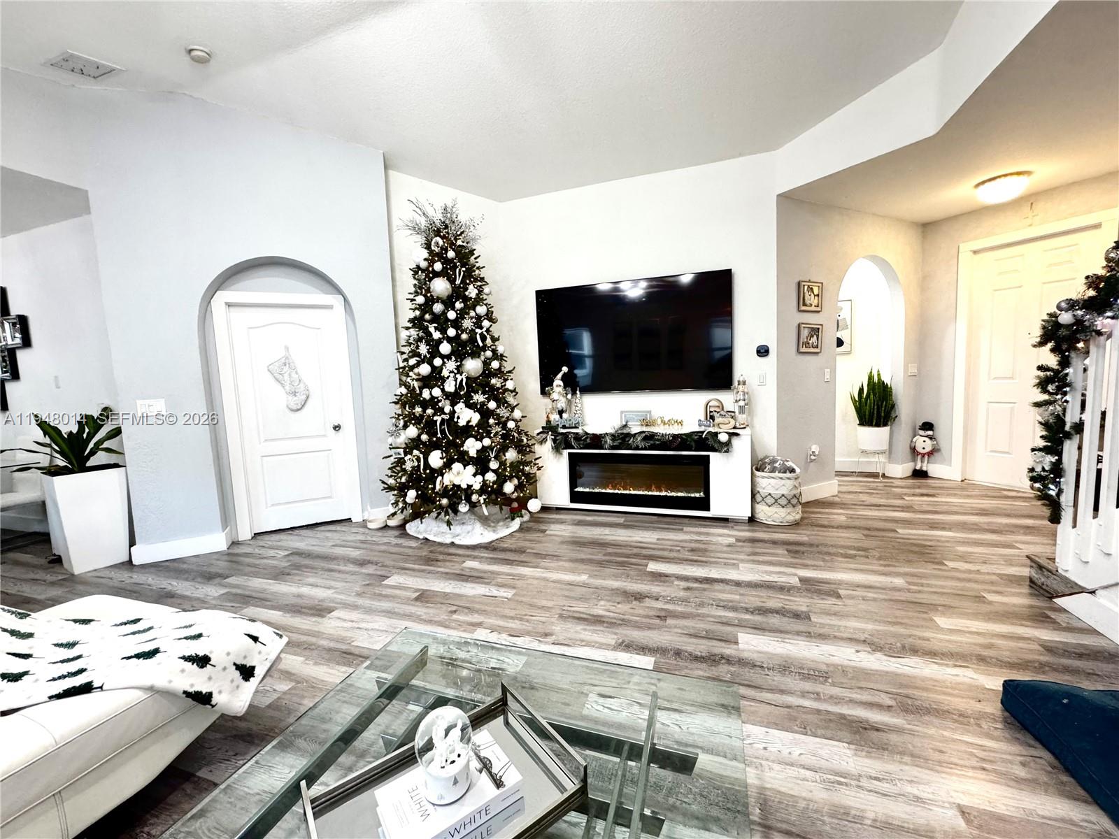 PORTOFINO BAY - Residential