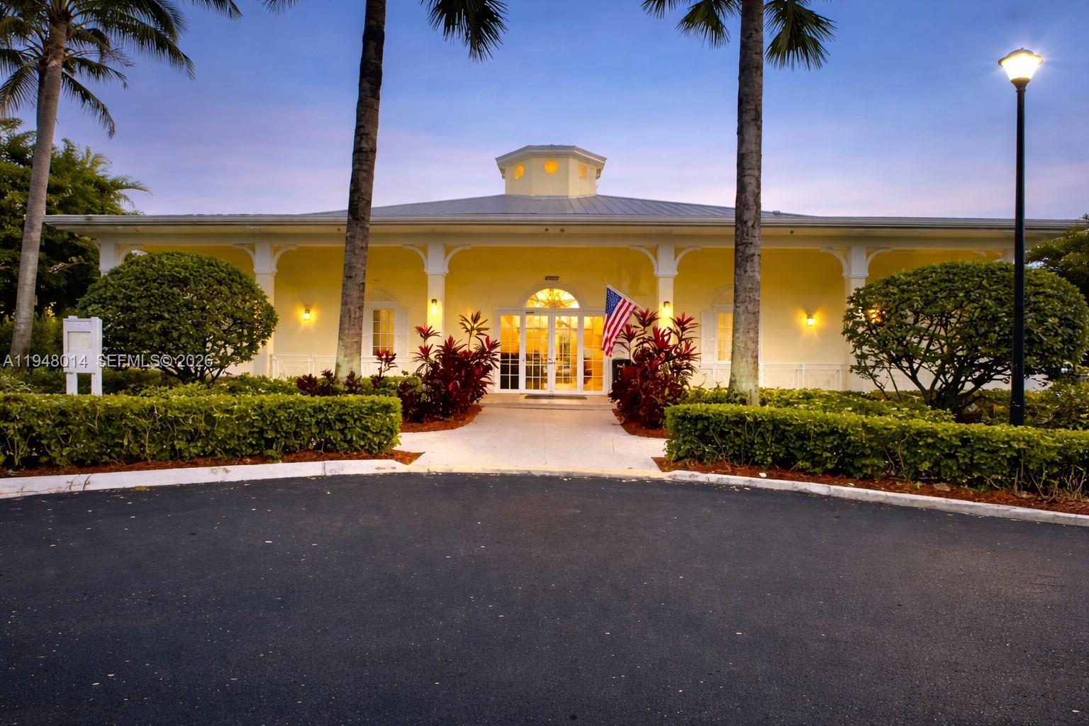 PORTOFINO BAY - Residential