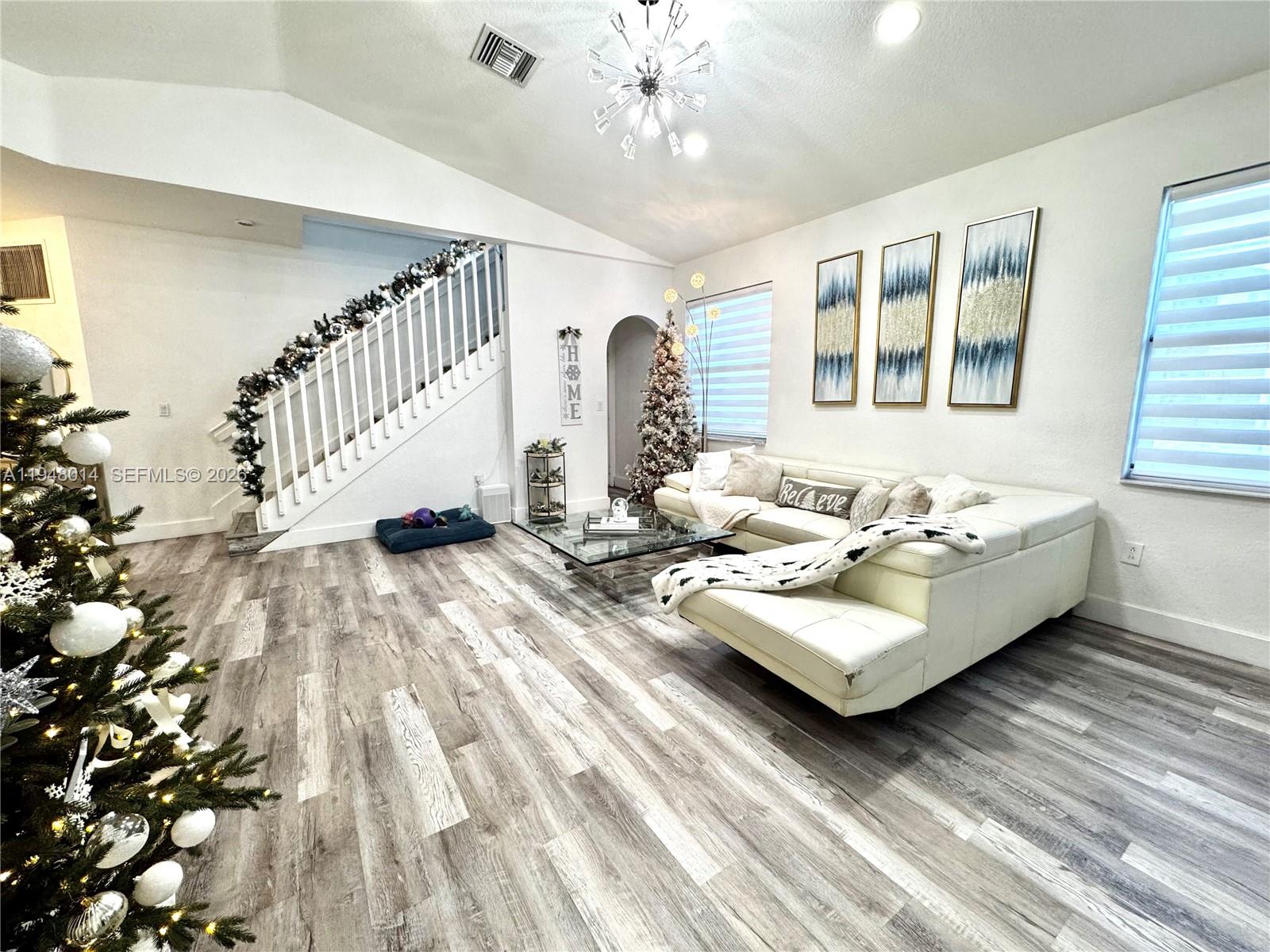 PORTOFINO BAY - Residential