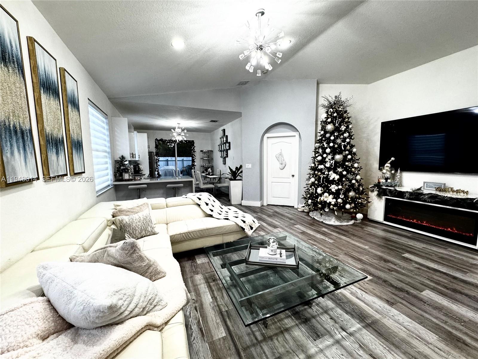 PORTOFINO BAY - Residential