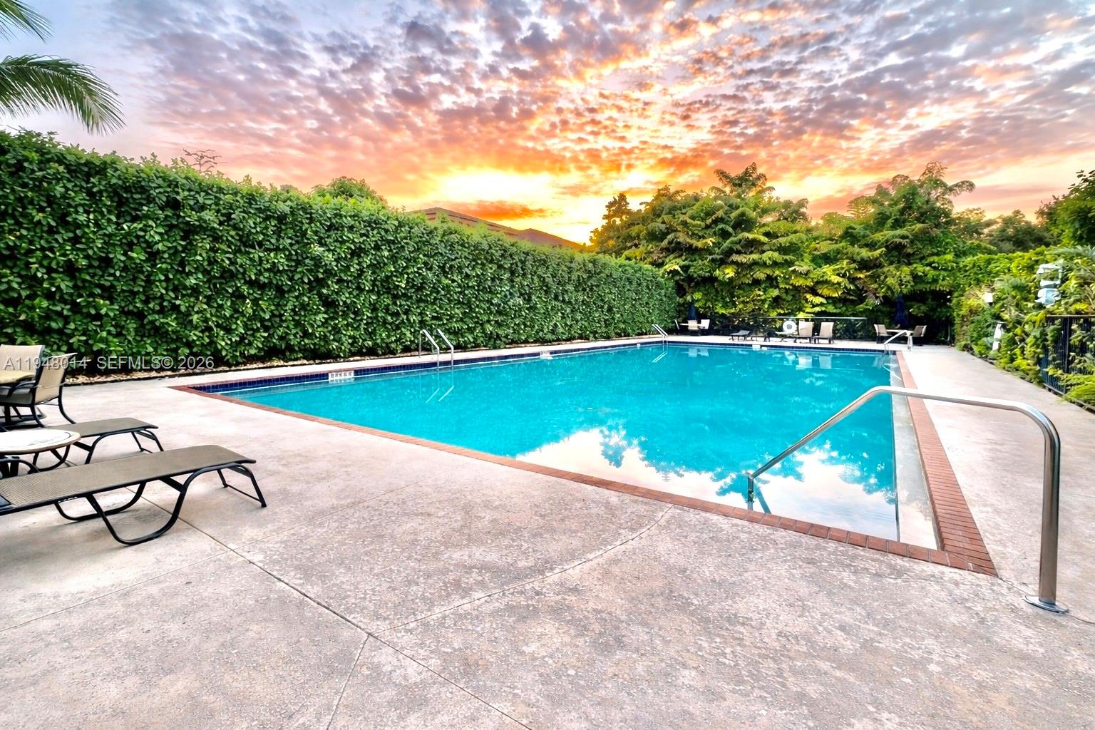 PORTOFINO BAY - Residential