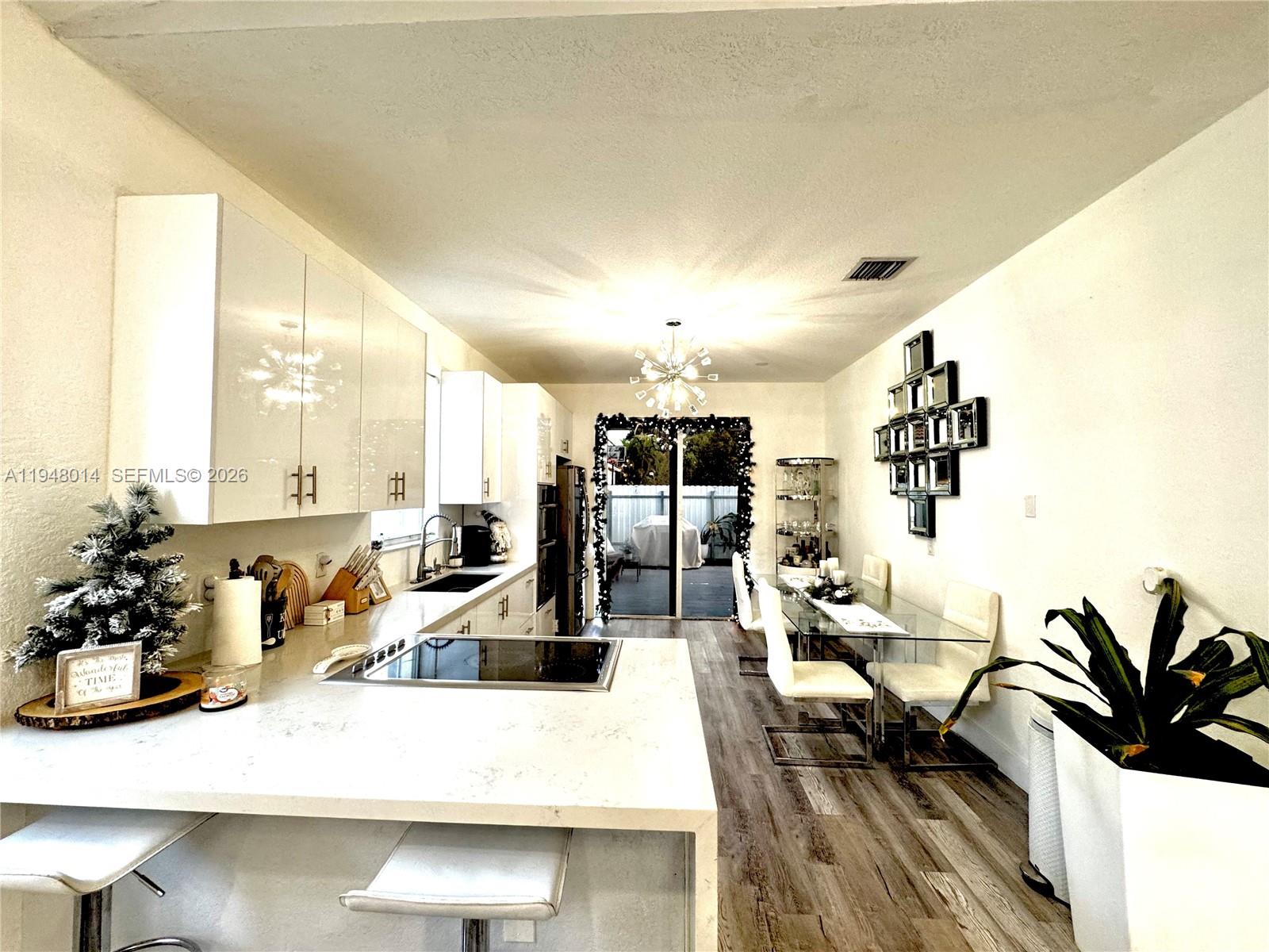 PORTOFINO BAY - Residential