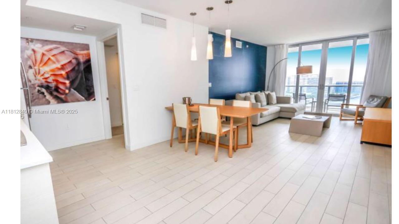 2602 E Hallandale Beach Blvd R2010